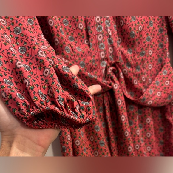 Women’s Max Studio quarter length red floral blouse - Picture 5 of 7